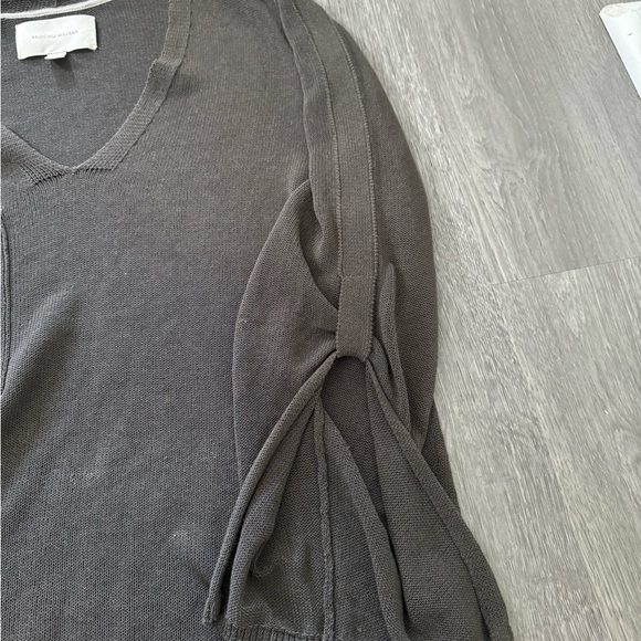 Gray Brochu Walker V-neck Cotton cozy casual Sweater Size medium - Picture 4 of 5